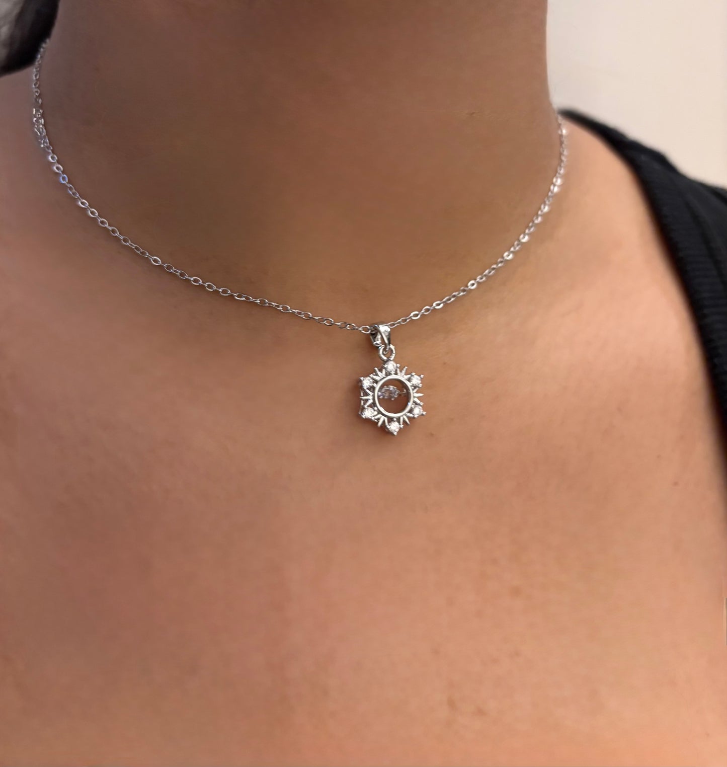 Snowy necklace