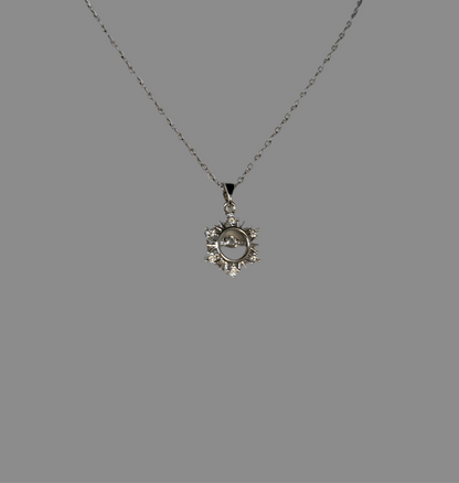 Snowy necklace